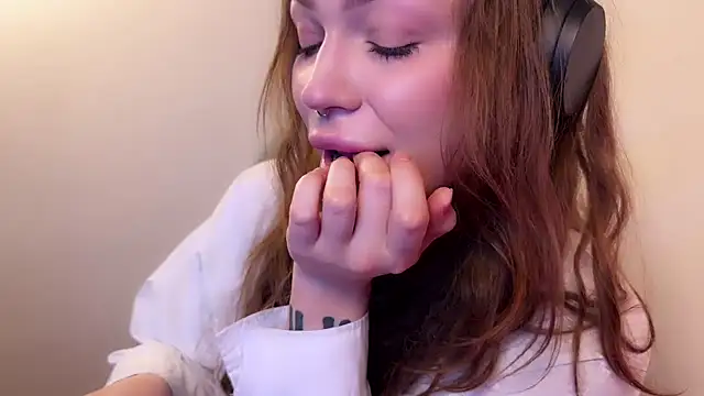 Snapshot of PaulaPratt chatting on 01.24.25 PaulaPratt online show from 01.24.25