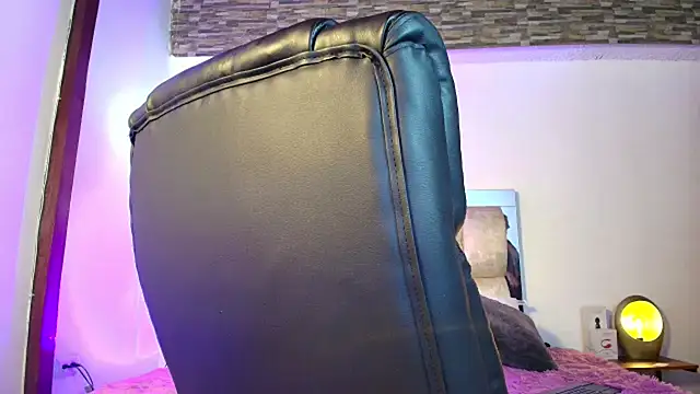 Snapshot of dakota_Robbins_ chatting on 02.09.25 dakota Robbins online show from 02.09.25