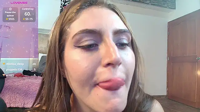 Snapshot of dakota_Robbins_ chatting on 02.14.25 dakota Robbins online show from 02.14.25