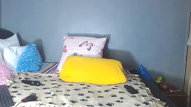 Snapshot of KinkyTall85 chatting on 09.19.25 KinkyTall85 online show from 09.19.25