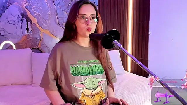 centaurigirl online show from 09.15.25