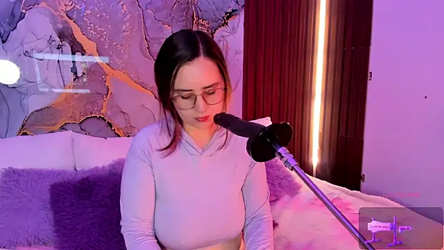 centaurigirl online show from 12.18.25