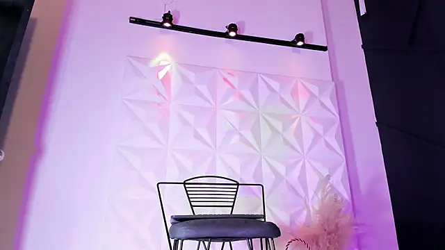 Snapshot of Emilyh_ chatting on 01.22.25 Emilyh online show from 01.22.25