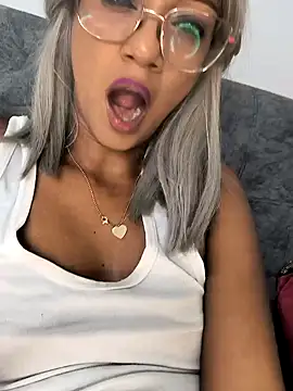 Snapshot of Amaliu_ chatting on 01.26.25 Amaliu online show from 01.26.25