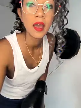 Snapshot of Amaliu_ chatting on 02.26.25 Amaliu online show from 02.26.25