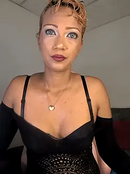 Snapshot of Amaliu_ chatting on 09.22.25 Amaliu online show from 09.22.25