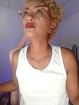 Snapshot of Amaliu_ chatting on 11.18.25 Amaliu online show from 11.18.25