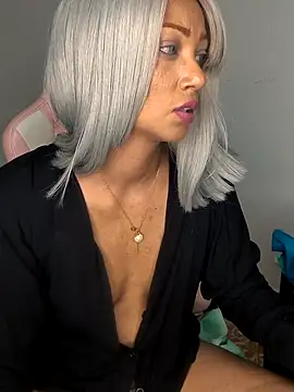 Snapshot of Amaliu_ chatting on 05.08.26 Amaliu online show from 05.08.26