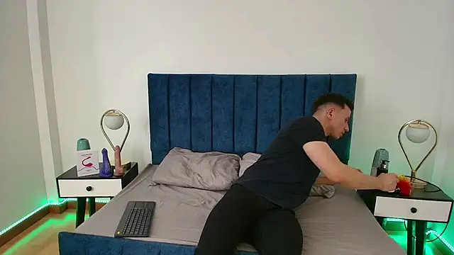 Andrewfalcon online show from 03.12.25