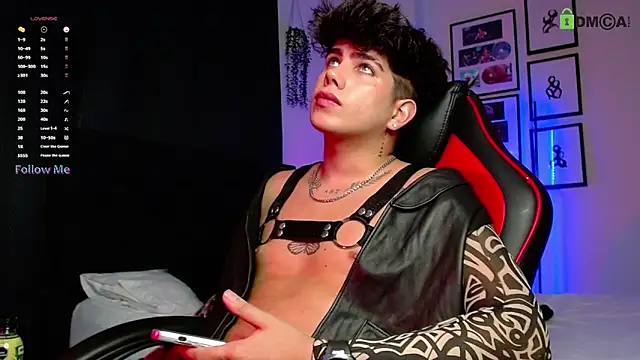 LyleBennett  online show from 12.04.25