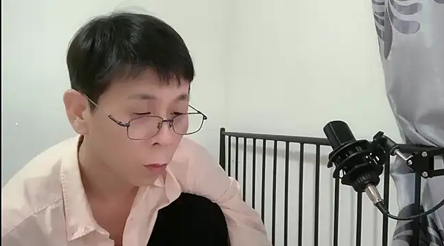 Snapshot of TGH521 chatting on 01.09.25 TGH521 online show from 01.09.25