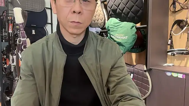 Snapshot of TGH521 chatting on 11.02.25 TGH521 online show from 11.02.25