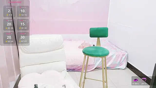 Snapshot of Mimiki-oo chatting on 01.29.25 Mimiki-oo online show from 01.29.25