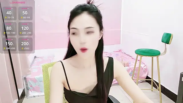 Snapshot of Mimiki-oo chatting on 03.19.25 Mimiki-oo online show from 03.19.25