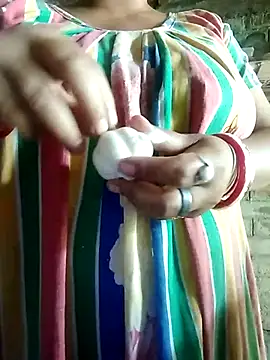 BERRY 00 online show from 03.02.25