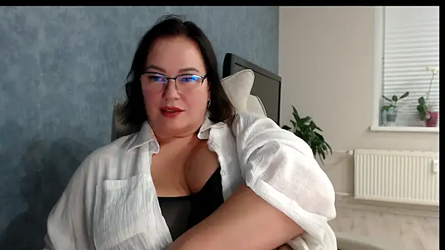 Nora Star online show from 04.06.26