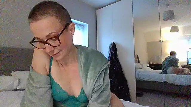 ELEGANT-ARIA36 online show from 01.07.25