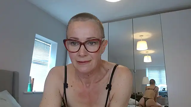 ELEGANT-ARIA36 online show from 03.11.25