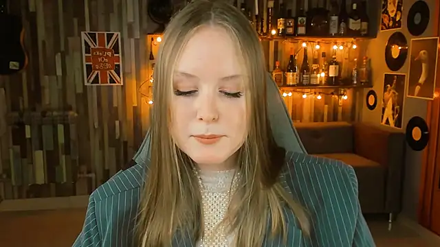 VivienLeeigh online show from 02.20.25