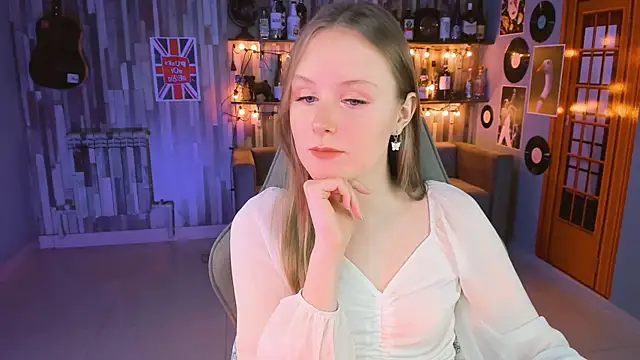 VivienLeeigh online show from 03.18.25