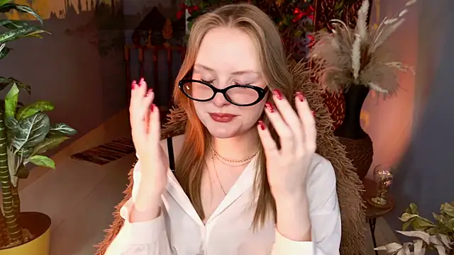 Snapshot of VivienLeeigh chatting on 03.13.26 VivienLeeigh online show from 03.13.26