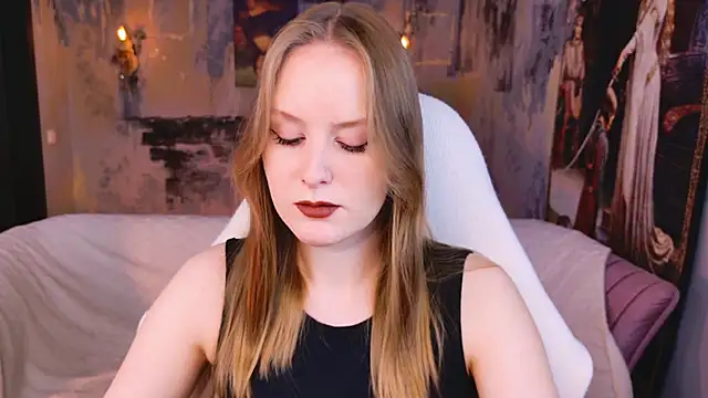 Snapshot of VivienLeeigh chatting on 03.22.26 VivienLeeigh online show from 03.22.26