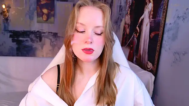 Snapshot of VivienLeeigh chatting on 03.24.26 VivienLeeigh online show from 03.24.26