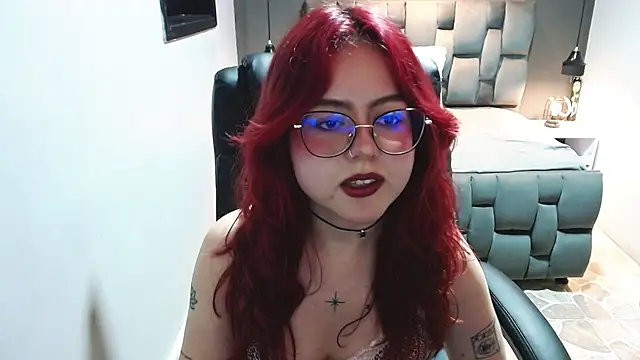 Snapshot of crimson_tati_ chatting on 01.19.25 crimson tati online show from 01.19.25