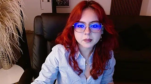 Snapshot of crimson_tati_ chatting on 02.12.25 crimson tati online show from 02.12.25