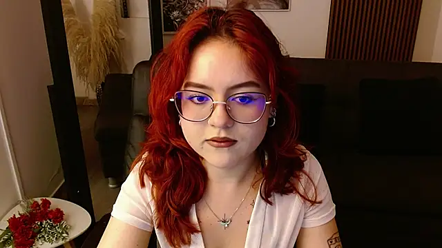 Snapshot of crimson_tati_ chatting on 02.27.25 crimson tati online show from 02.27.25