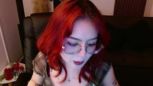 Snapshot of crimson_tati_ chatting on 03.01.25 crimson tati online show from 03.01.25