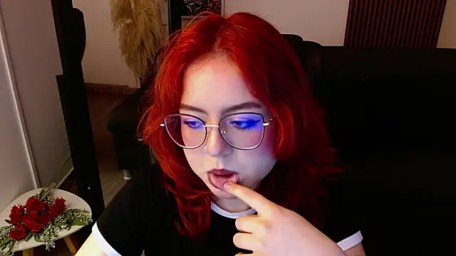 Snapshot of crimson_tati_ chatting on 03.18.25 crimson tati online show from 03.18.25