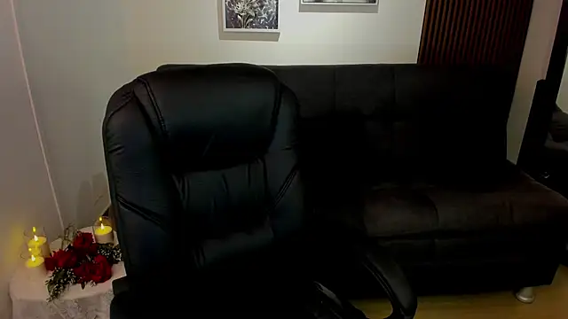 Snapshot of crimson_tati_ chatting on 09.27.25 crimson tati online show from 09.27.25