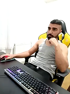 Snapshot of SertSikici022 chatting on 12.02.24 SertSikici022 online show from 12.02.24