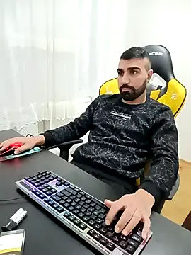 Snapshot of SertSikici022 chatting on 12.04.24 SertSikici022 online show from 12.04.24