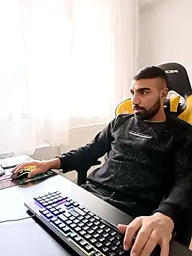 Snapshot of SertSikici022 chatting on 12.05.24 SertSikici022 online show from 12.05.24