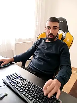 Snapshot of SertSikici022 chatting on 12.10.24 SertSikici022 online show from 12.10.24