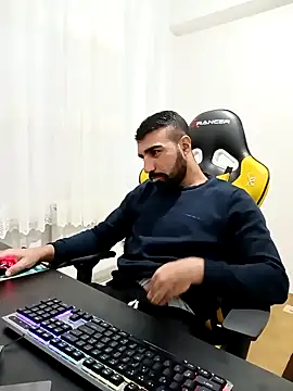 Snapshot of SertSikici022 chatting on 12.11.24 SertSikici022 online show from 12.11.24