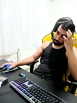 Snapshot of SertSikici022 chatting on 12.16.24 SertSikici022 online show from 12.16.24