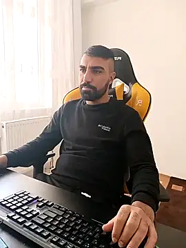 Snapshot of SertSikici022 chatting on 12.17.24 SertSikici022 online show from 12.17.24