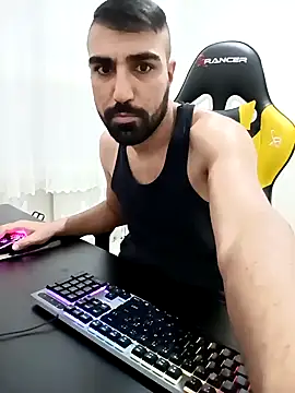 Snapshot of SertSikici022 chatting on 12.17.24 SertSikici022 online show from 12.17.24