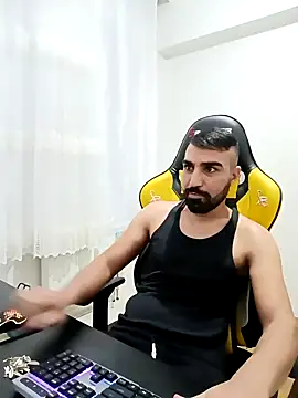 Snapshot of SertSikici022 chatting on 12.17.24 SertSikici022 online show from 12.17.24