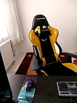 Snapshot of SertSikici022 chatting on 12.18.24 SertSikici022 online show from 12.18.24