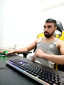 Snapshot of SertSikici022 chatting on 12.30.24 SertSikici022 online show from 12.30.24