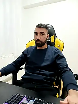 Snapshot of SertSikici022 chatting on 02.26.25 SertSikici022 online show from 02.26.25