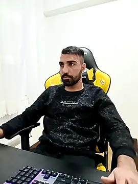 Snapshot of SertSikici022 chatting on 03.17.25 SertSikici022 online show from 03.17.25