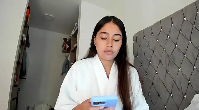 Snapshot of AriaMontgomery chatting on 12.20.24 AriaMontgomery online show from 12.20.24