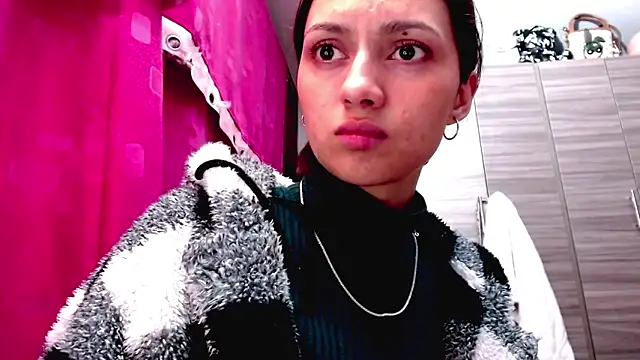 holy juli online show from 02.02.26