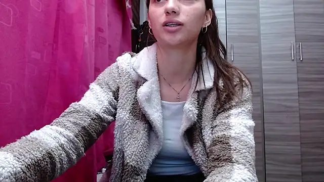 holy juli online show from 03.02.26