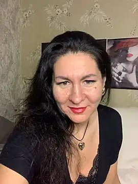 Tina Moretti online show from 02.12.25